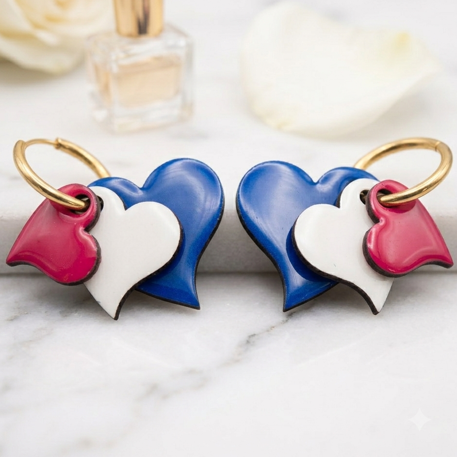 Boucles d'oreilles cœurs bleu blanc rouge – Bois peint et résine – Bijou supporter France – Image 4