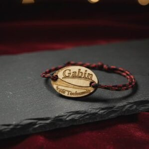 Bracelet rugby personnalisé prénom gravé – Ballon bois – Cadeau supporter