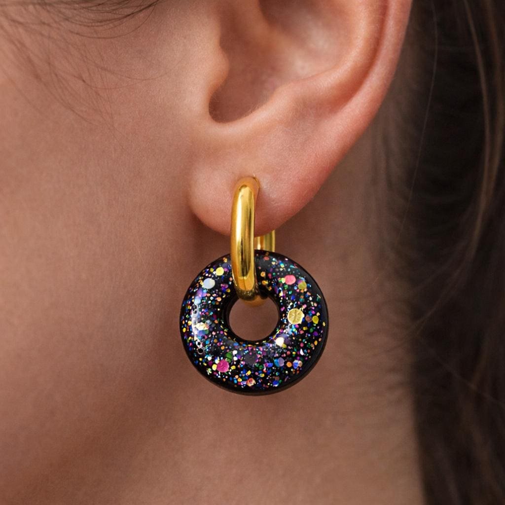 Boucles d'oreilles rondes noires paillettes holographiques – Image 4