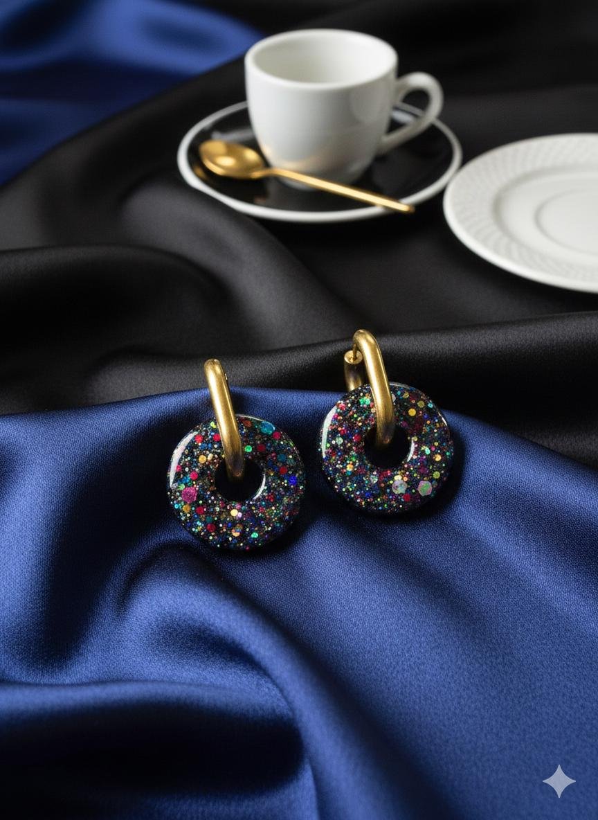 Boucles d'oreilles rondes noires paillettes holographiques – Image 3