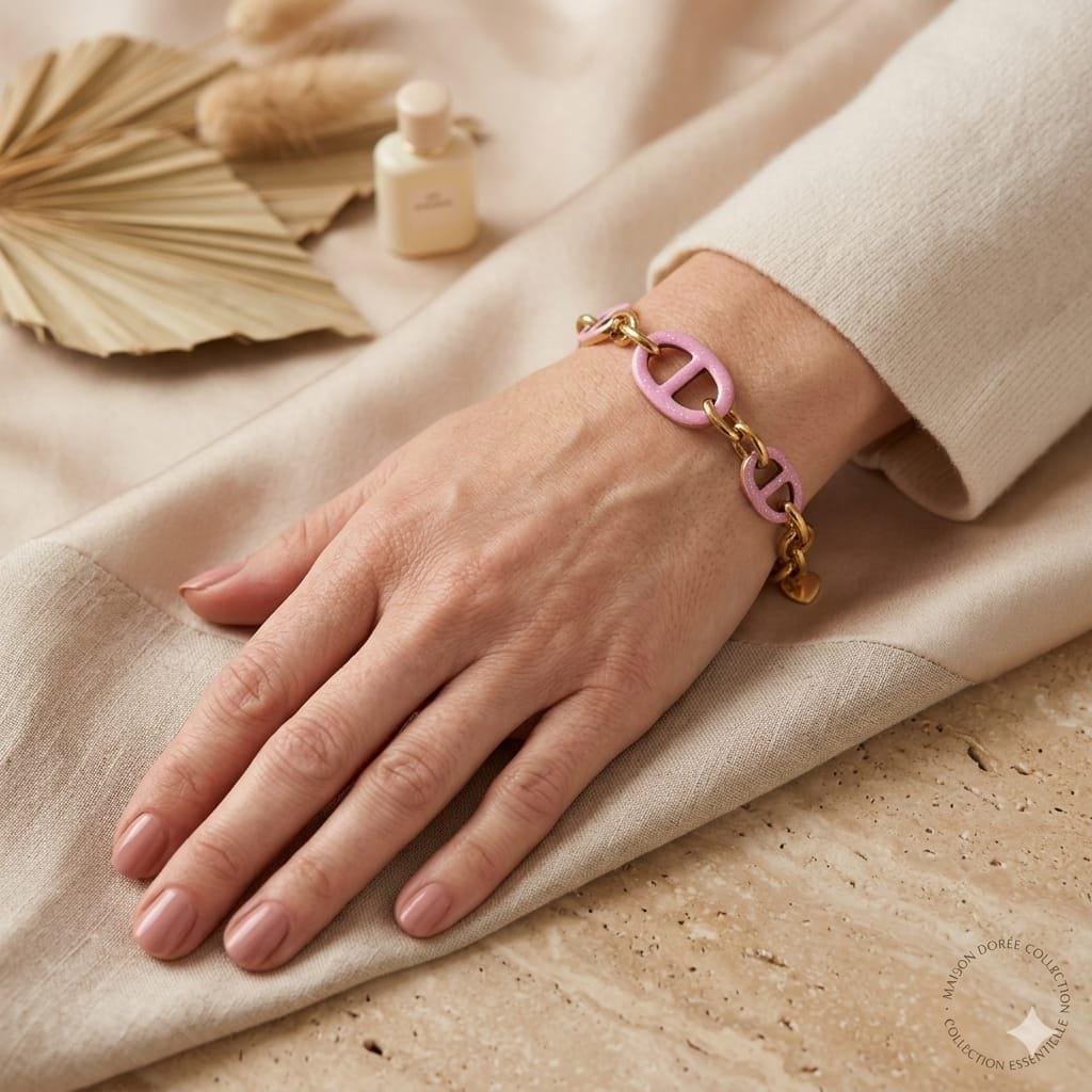 Bracelet artisanal rose pailleté en bois et résine – Image 3
