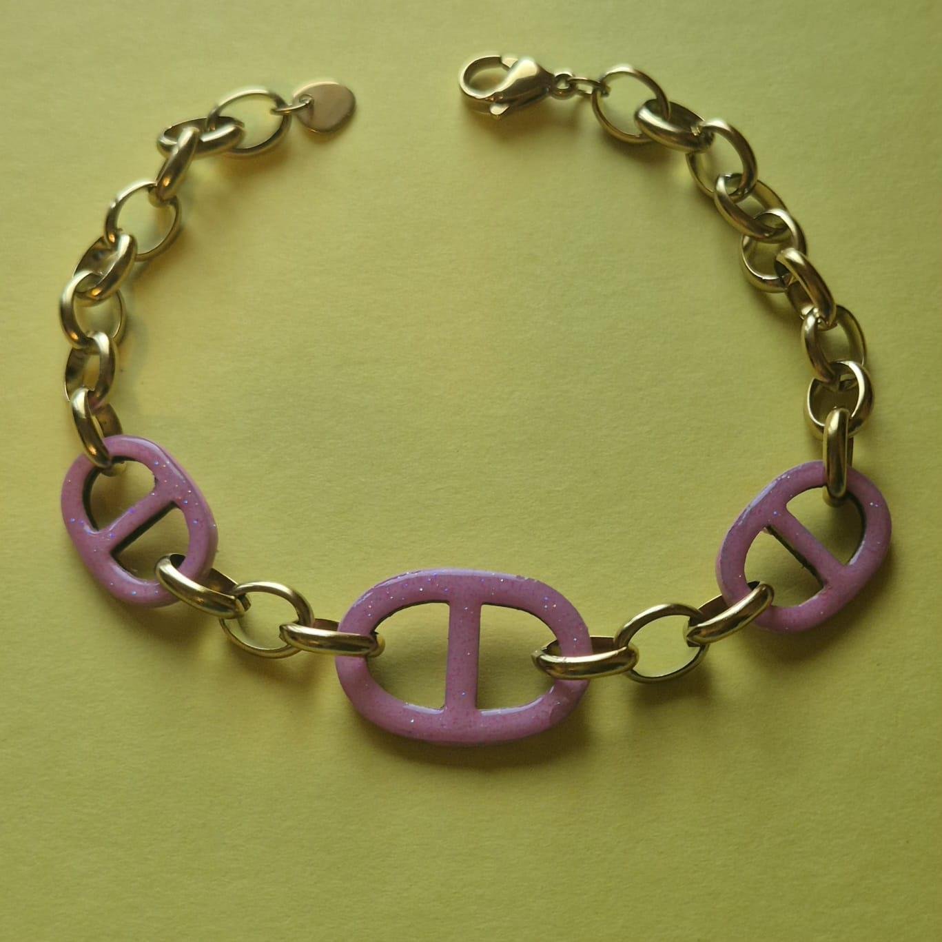 Bracelet artisanal rose pailleté en bois et résine – Image 2